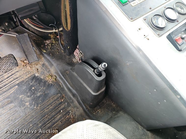 image for item EJ6011 1998 Freightliner FL60 ambulance