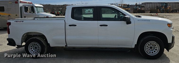 image for item EJ6012 2019 Chevrolet Silverado 1500 Crew Cab pickup truck