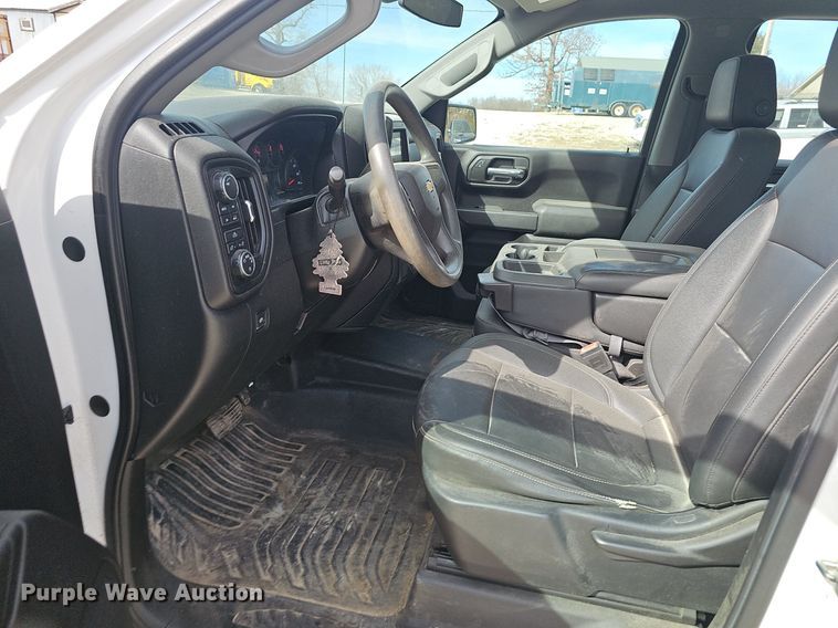 image for item EJ6012 2019 Chevrolet Silverado 1500 Crew Cab pickup truck