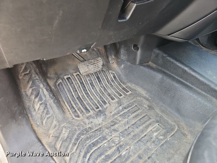 image for item EJ6012 2019 Chevrolet Silverado 1500 Crew Cab pickup truck