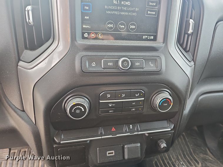 image for item EJ6012 2019 Chevrolet Silverado 1500 Crew Cab pickup truck