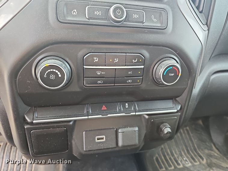 image for item EJ6012 2019 Chevrolet Silverado 1500 Crew Cab pickup truck