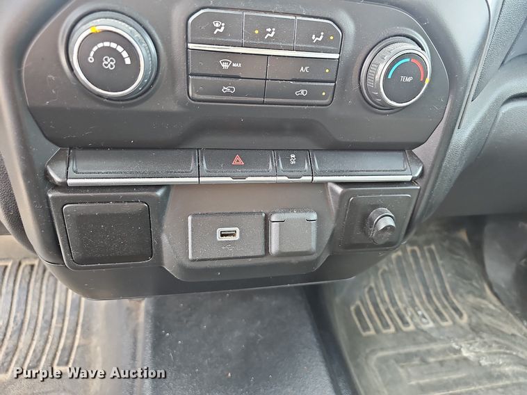 image for item EJ6012 2019 Chevrolet Silverado 1500 Crew Cab pickup truck