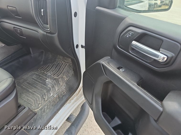 image for item EJ6012 2019 Chevrolet Silverado 1500 Crew Cab pickup truck