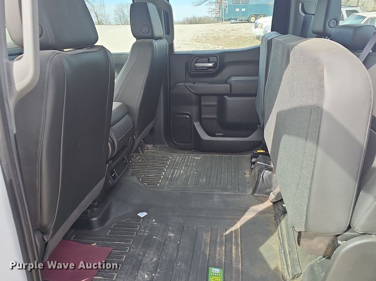 image for item EJ6012 2019 Chevrolet Silverado 1500 Crew Cab pickup truck