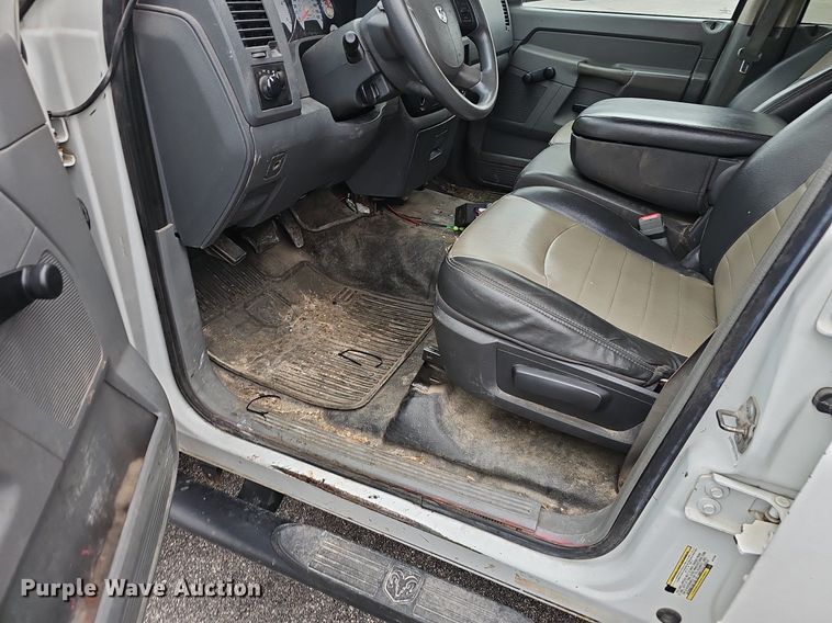 image for item EJ6082 2010 Dodge Ram 5500HD Quad Cab flatbed truck