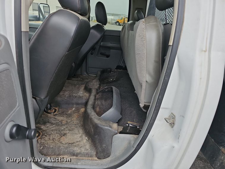 image for item EJ6082 2010 Dodge Ram 5500HD Quad Cab flatbed truck