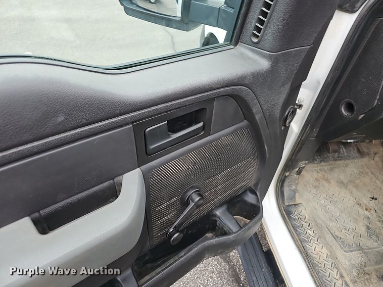 image for item EJ6084 2013 Ford F150 SuperCab pickup truck