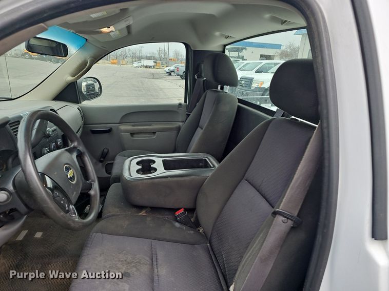 image for item EJ6086 2011 Chevrolet Silverado 1500 pickup truck