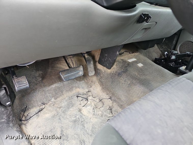 image for item EJ6086 2011 Chevrolet Silverado 1500 pickup truck