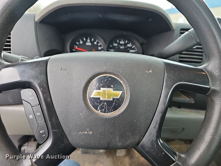 image for item EJ6086 2011 Chevrolet Silverado 1500 pickup truck