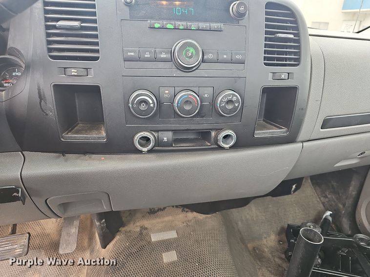 image for item EJ6086 2011 Chevrolet Silverado 1500 pickup truck