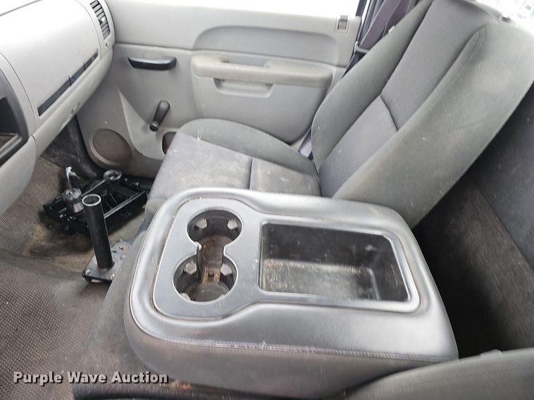 image for item EJ6086 2011 Chevrolet Silverado 1500 pickup truck