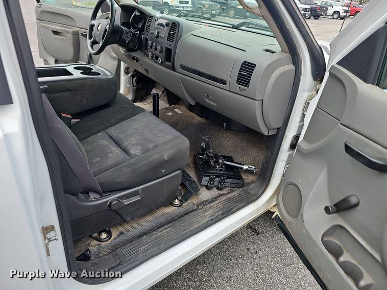 image for item EJ6086 2011 Chevrolet Silverado 1500 pickup truck