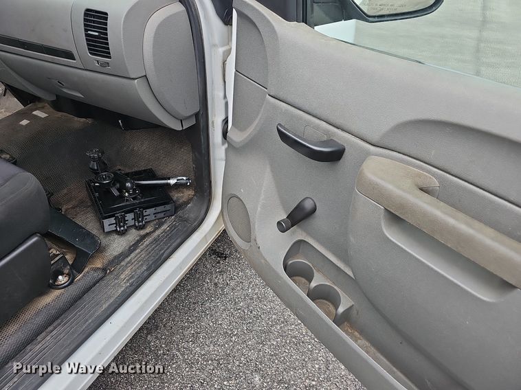 image for item EJ6086 2011 Chevrolet Silverado 1500 pickup truck