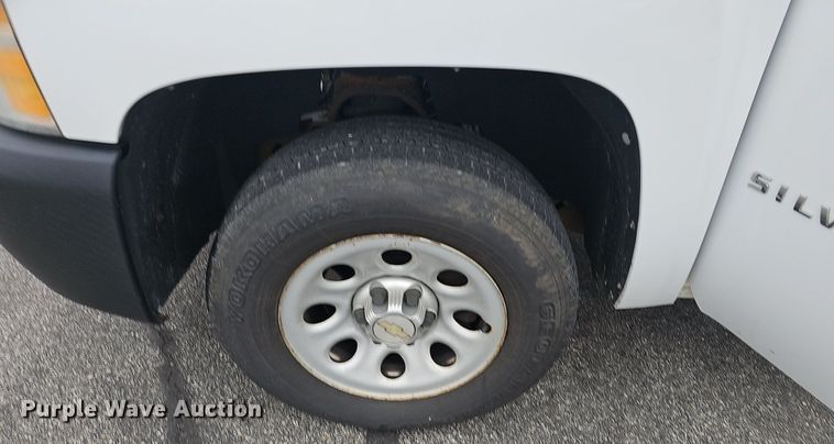 image for item EJ6086 2011 Chevrolet Silverado 1500 pickup truck