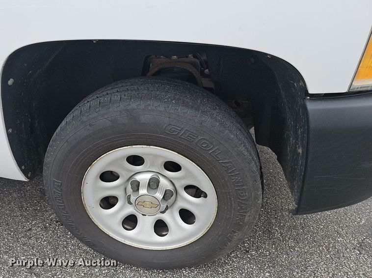 image for item EJ6086 2011 Chevrolet Silverado 1500 pickup truck