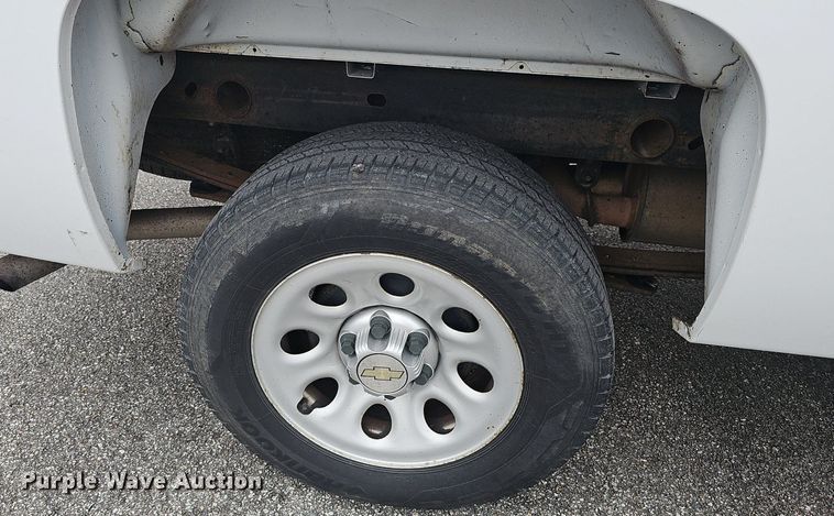 image for item EJ6086 2011 Chevrolet Silverado 1500 pickup truck