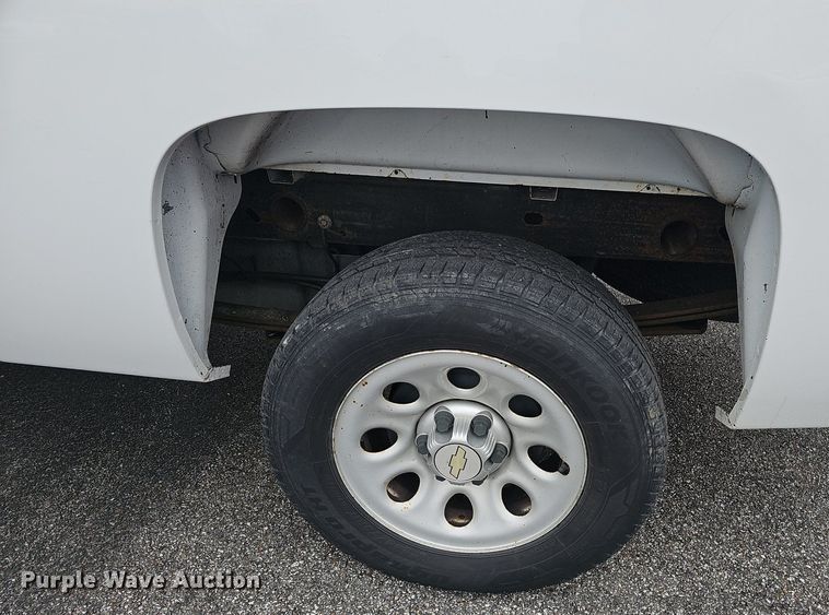 image for item EJ6086 2011 Chevrolet Silverado 1500 pickup truck