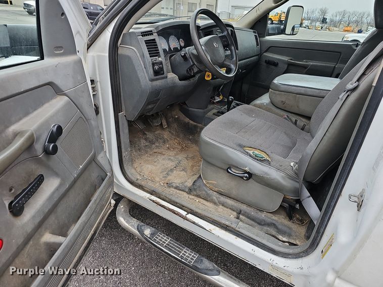 image for item EJ6087 2008 Dodge Ram 4500 flatbed truck