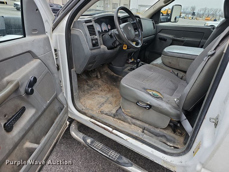 image for item EJ6087 2008 Dodge Ram 4500 flatbed truck