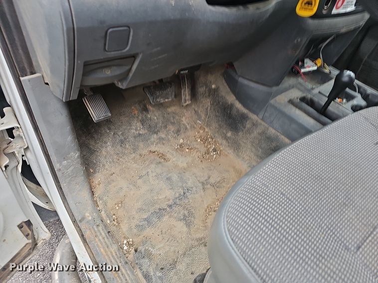 image for item EJ6087 2008 Dodge Ram 4500 flatbed truck