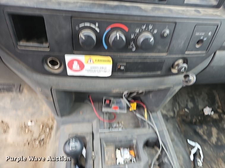 image for item EJ6087 2008 Dodge Ram 4500 flatbed truck