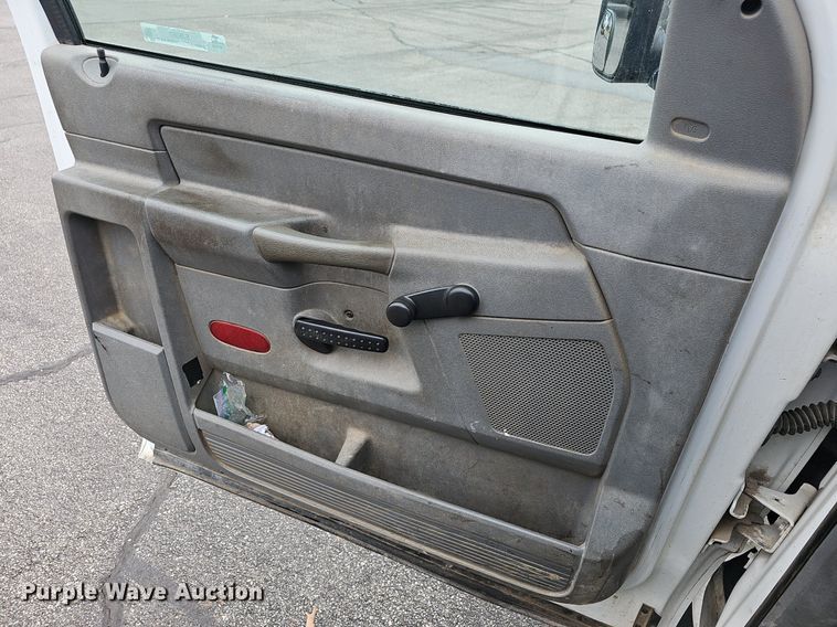 image for item EJ6087 2008 Dodge Ram 4500 flatbed truck