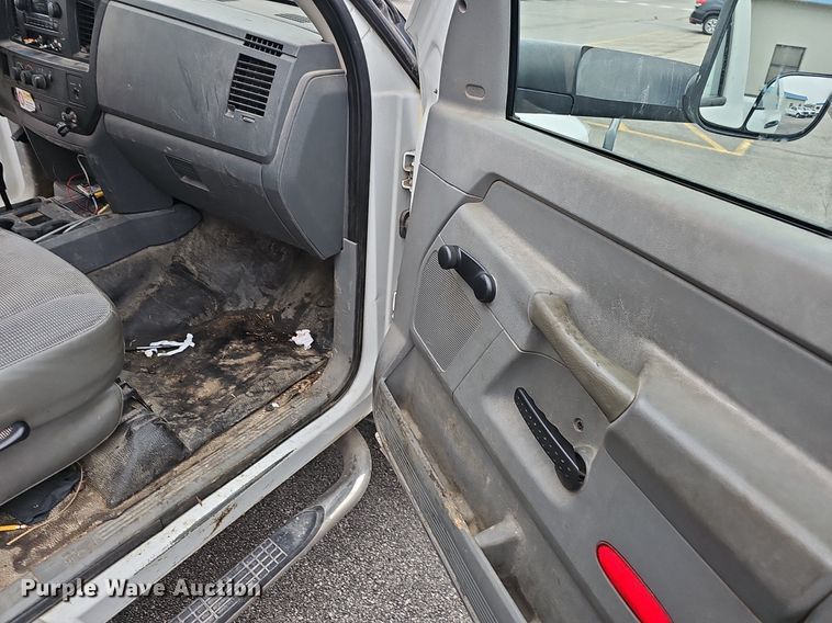 image for item EJ6087 2008 Dodge Ram 4500 flatbed truck