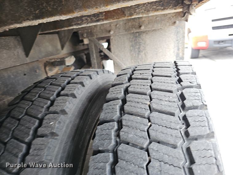 image for item EJ6087 2008 Dodge Ram 4500 flatbed truck