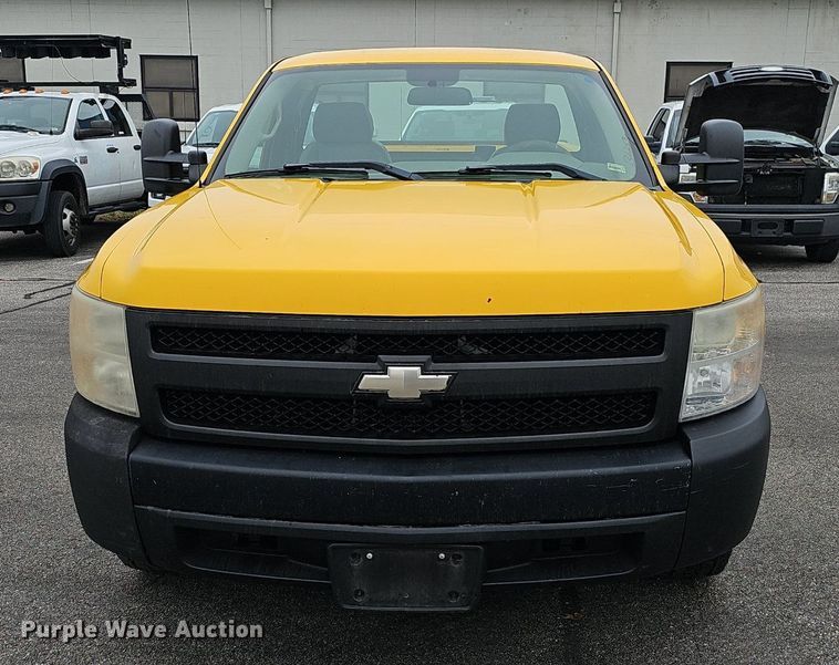 image for item EJ6088 2007 Chevrolet Silverado 1500 pickup truck