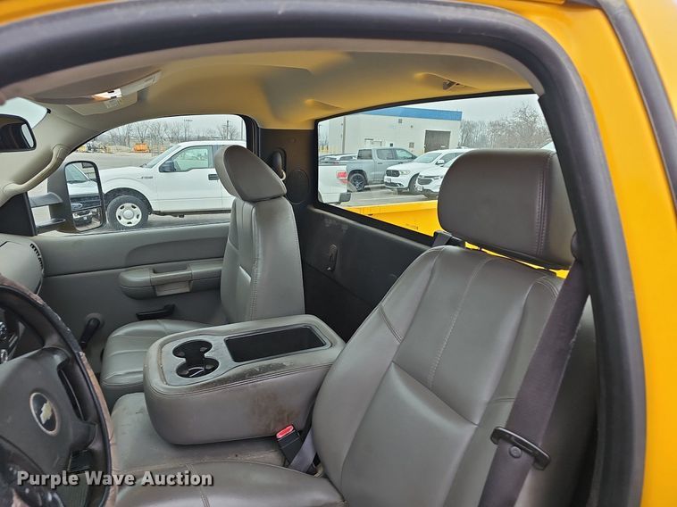 image for item EJ6088 2007 Chevrolet Silverado 1500 pickup truck