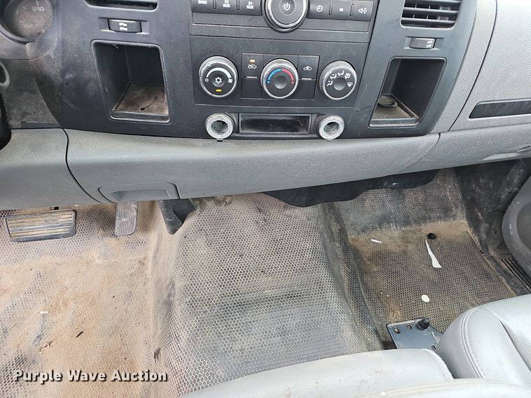 image for item EJ6088 2007 Chevrolet Silverado 1500 pickup truck