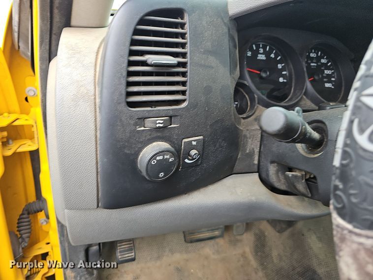 image for item EJ6088 2007 Chevrolet Silverado 1500 pickup truck