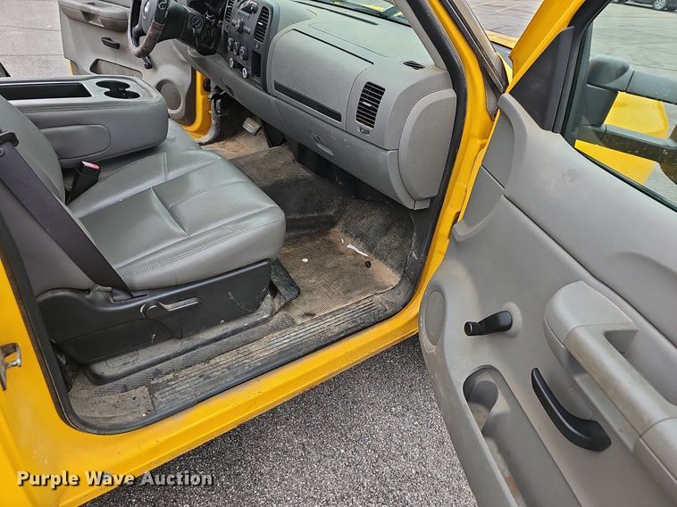 image for item EJ6088 2007 Chevrolet Silverado 1500 pickup truck