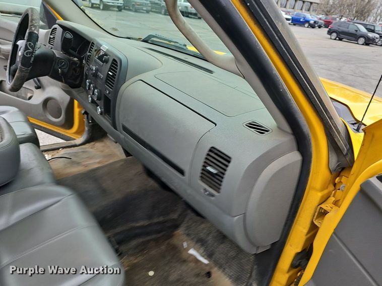 image for item EJ6088 2007 Chevrolet Silverado 1500 pickup truck