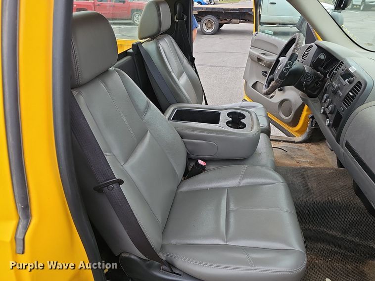 image for item EJ6088 2007 Chevrolet Silverado 1500 pickup truck