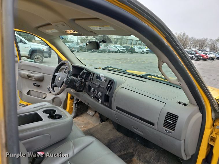 image for item EJ6088 2007 Chevrolet Silverado 1500 pickup truck