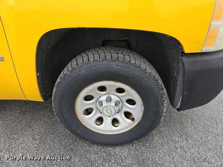 image for item EJ6088 2007 Chevrolet Silverado 1500 pickup truck