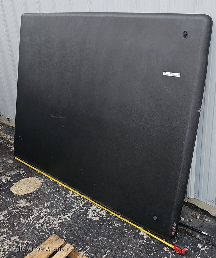 image for item EJ6093 Undercover  752038 bed cover