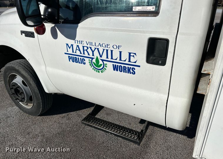 image for item EK4147 1999 Ford F550 bucket truck