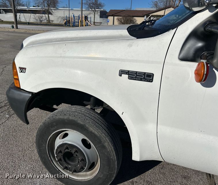 image for item EK4147 1999 Ford F550 bucket truck