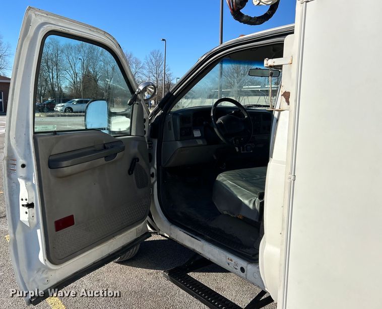 image for item EK4147 1999 Ford F550 bucket truck