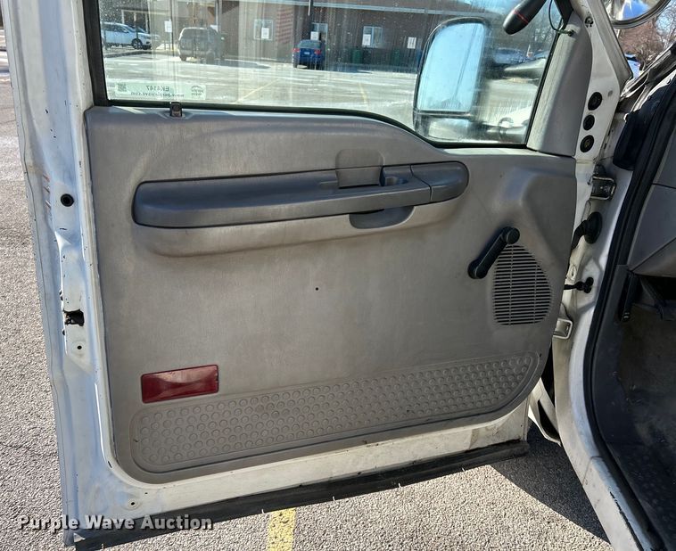 image for item EK4147 1999 Ford F550 bucket truck