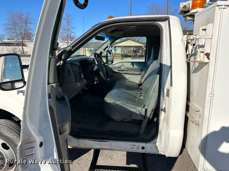 image for item EK4147 1999 Ford F550 bucket truck