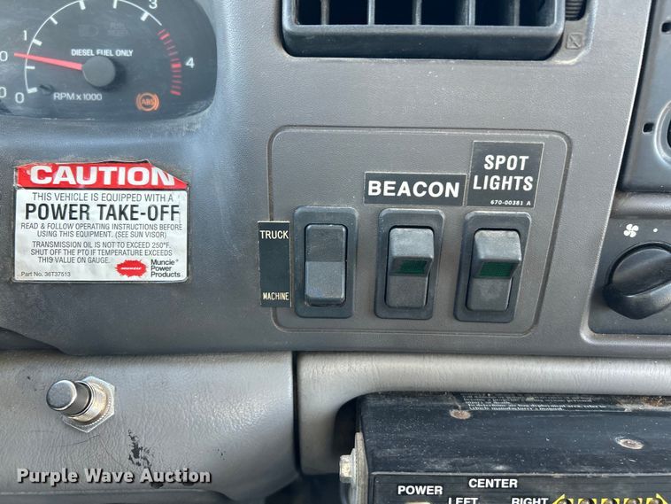 image for item EK4147 1999 Ford F550 bucket truck