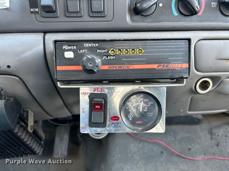 image for item EK4147 1999 Ford F550 bucket truck