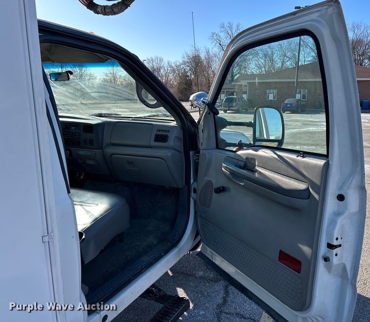 image for item EK4147 1999 Ford F550 bucket truck