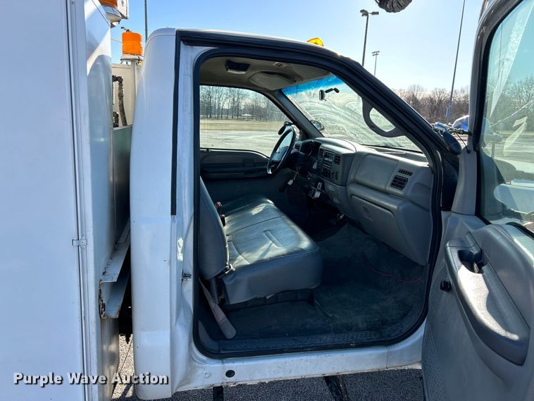 image for item EK4147 1999 Ford F550 bucket truck