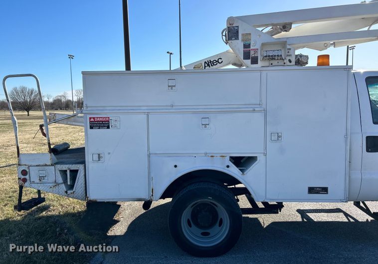 image for item EK4147 1999 Ford F550 bucket truck